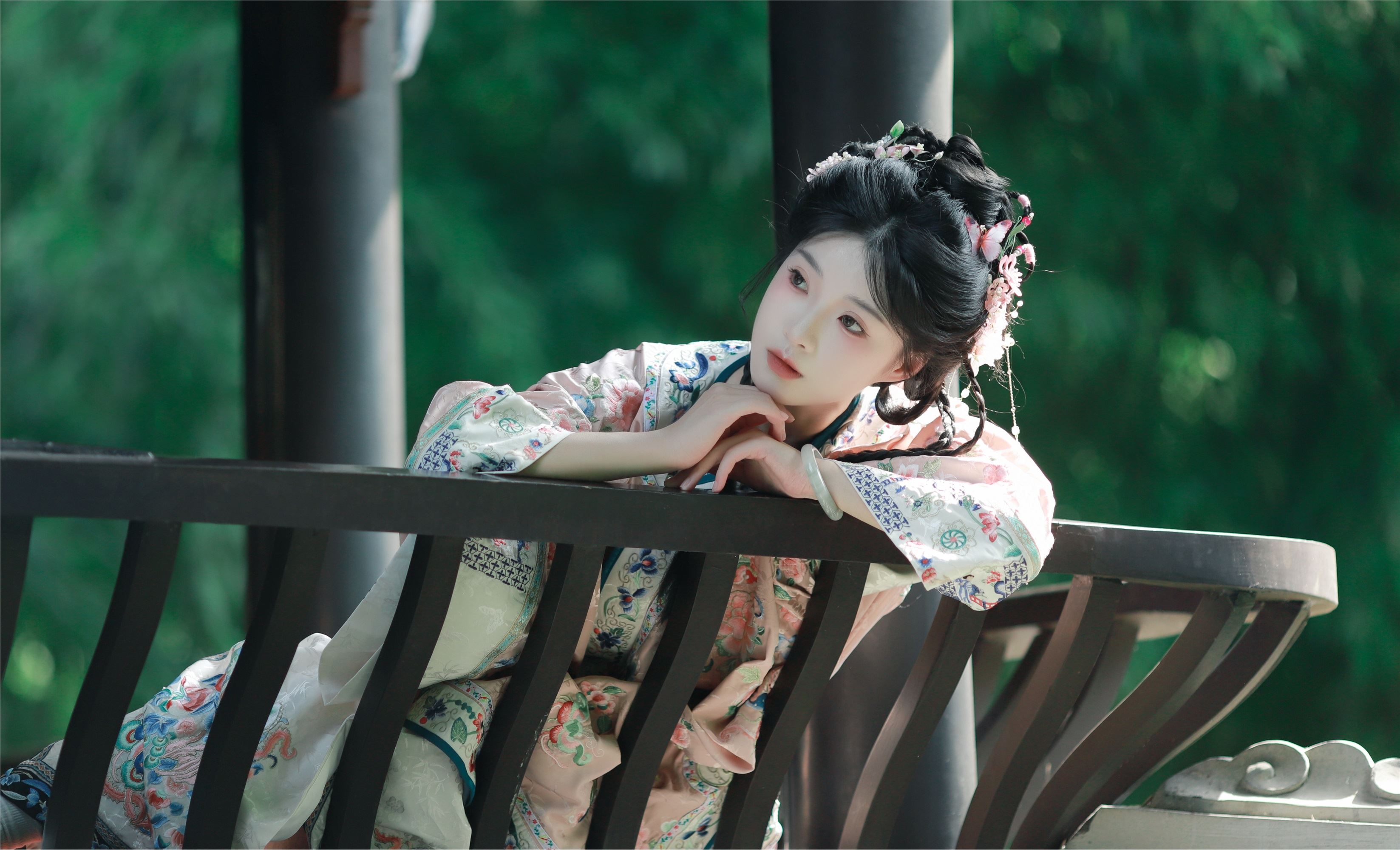 YITUYU艺图语 2025.01.27 盛夏 秋子梨